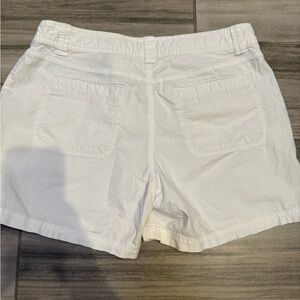 DKNY woman’s white shorts size 10